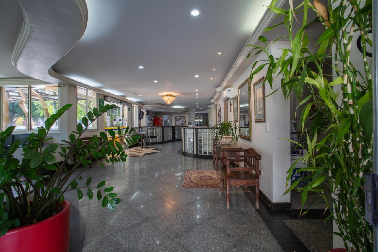 Hotel Apollo Uberlândia Exteriör bild